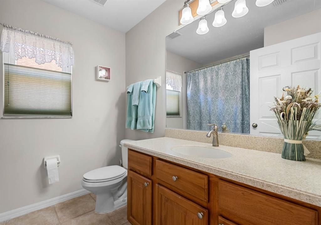 待售: $330,000 (2 贝兹, 2 浴室, 1603 平方英尺)