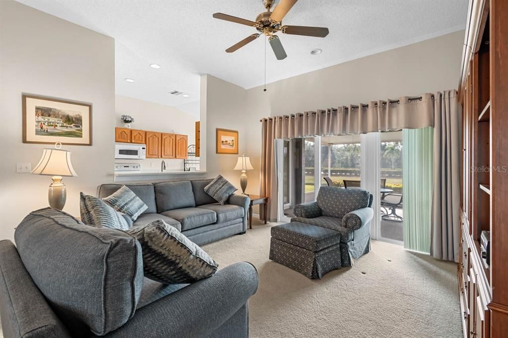 待售: $330,000 (2 贝兹, 2 浴室, 1603 平方英尺)