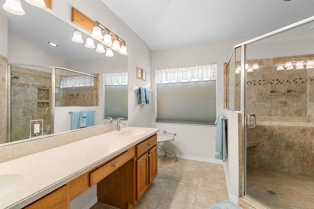 待售: $330,000 (2 贝兹, 2 浴室, 1603 平方英尺)