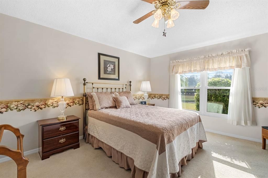 待售: $330,000 (2 贝兹, 2 浴室, 1603 平方英尺)