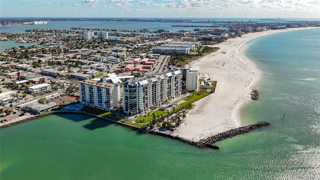 En Venta: $670,000 (2 camas, 2 baños, 1180 Pies cuadrados)