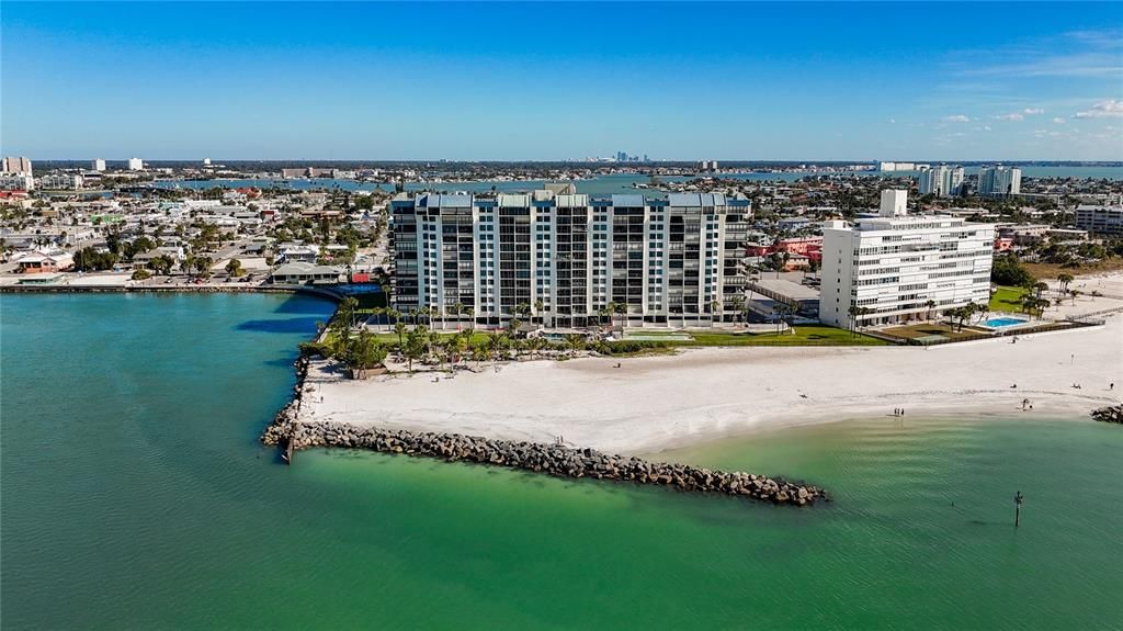 En Venta: $670,000 (2 camas, 2 baños, 1180 Pies cuadrados)