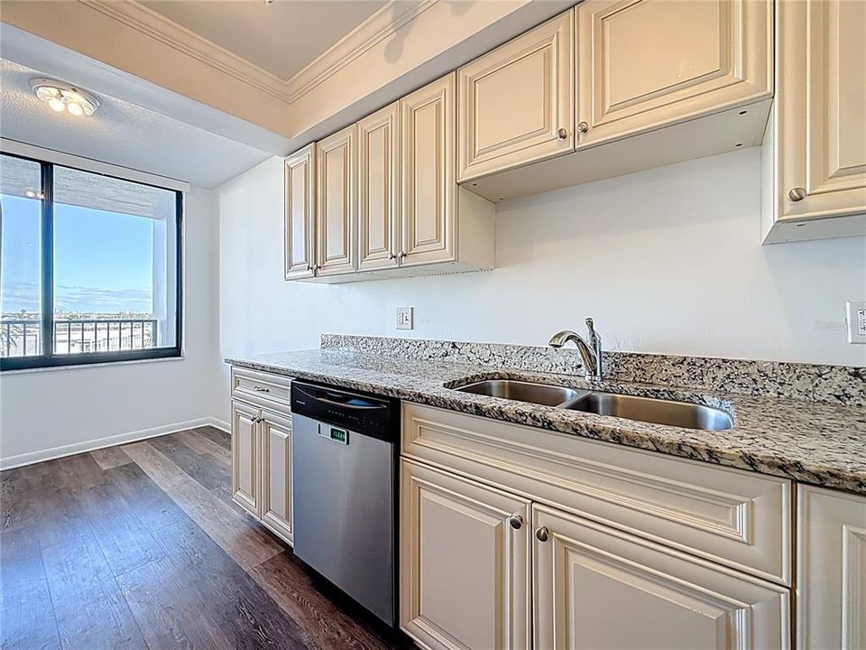 En Venta: $670,000 (2 camas, 2 baños, 1180 Pies cuadrados)