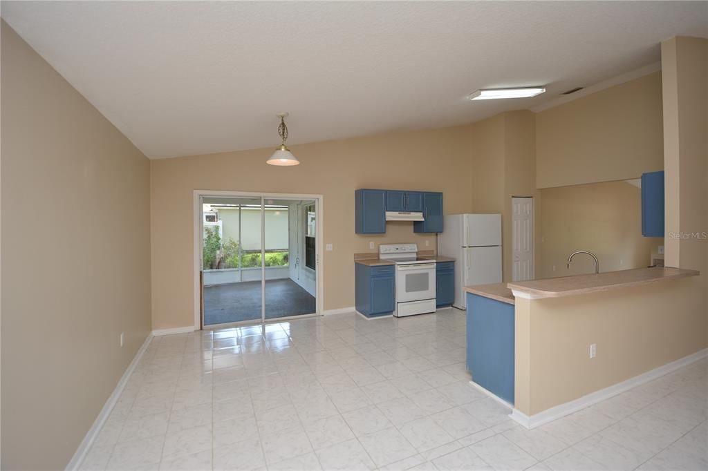 For Rent: $1,900 (3 beds, 2 baths, 1921 Square Feet)