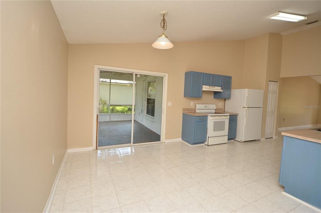 For Rent: $1,900 (3 beds, 2 baths, 1921 Square Feet)