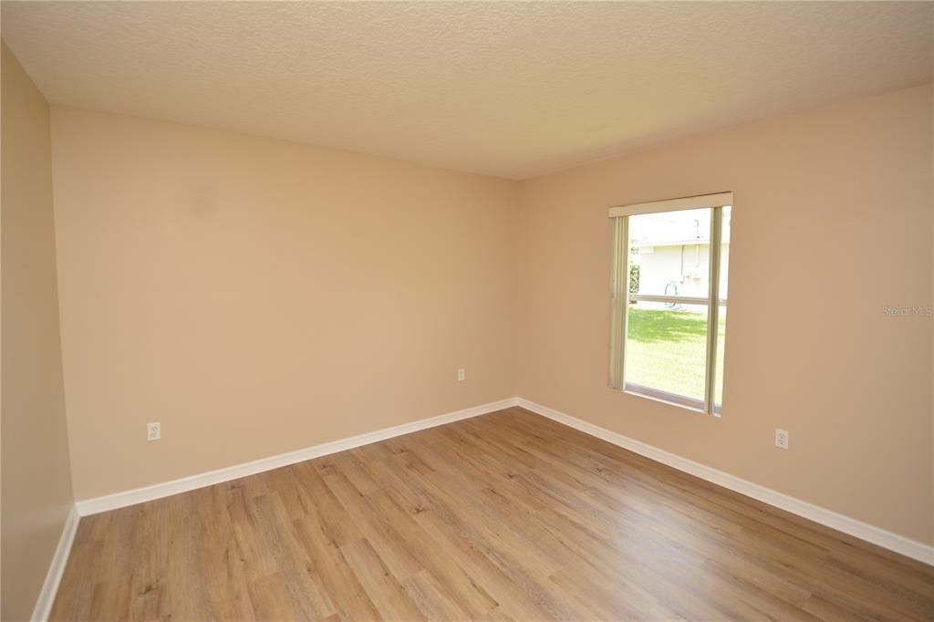 For Rent: $1,900 (3 beds, 2 baths, 1921 Square Feet)