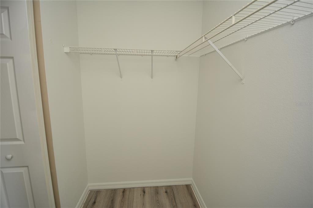 For Rent: $1,900 (3 beds, 2 baths, 1921 Square Feet)