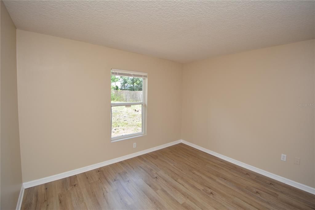 For Rent: $1,900 (3 beds, 2 baths, 1921 Square Feet)