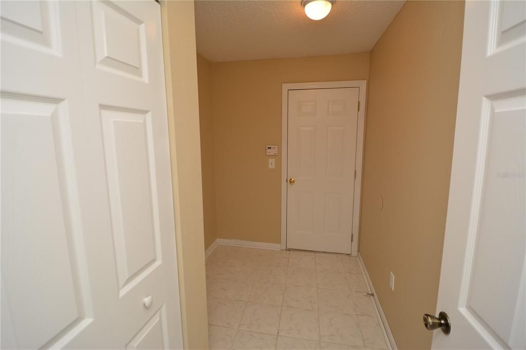 For Rent: $1,900 (3 beds, 2 baths, 1921 Square Feet)