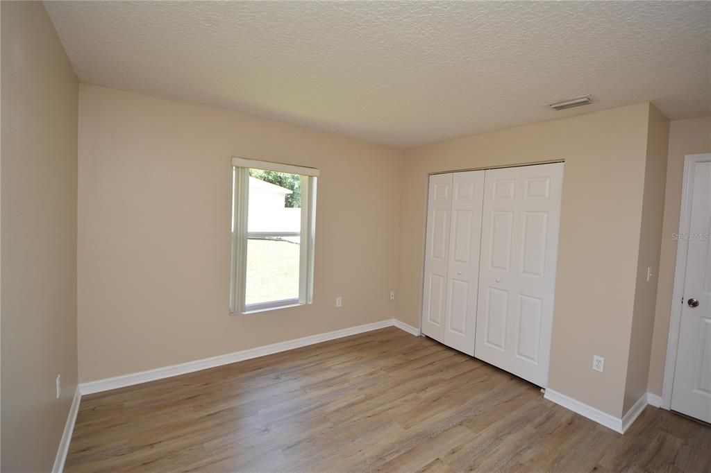 For Rent: $1,900 (3 beds, 2 baths, 1921 Square Feet)