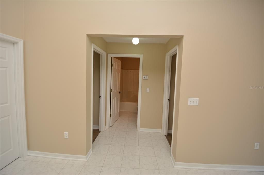 For Rent: $1,900 (3 beds, 2 baths, 1921 Square Feet)