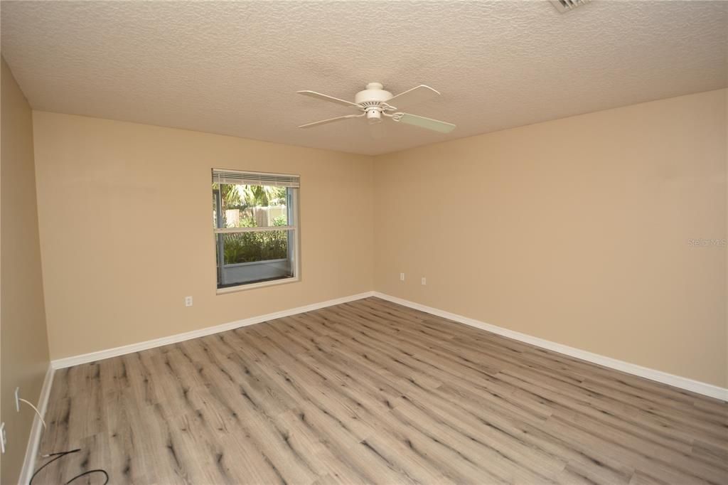 For Rent: $1,900 (3 beds, 2 baths, 1921 Square Feet)