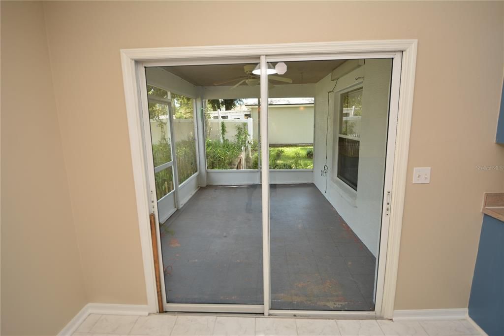 For Rent: $1,900 (3 beds, 2 baths, 1921 Square Feet)