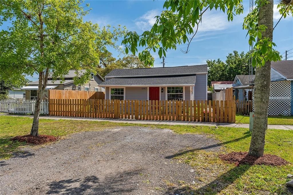 For Sale: $259,990 (3 beds, 2 baths, 1132 Square Feet)