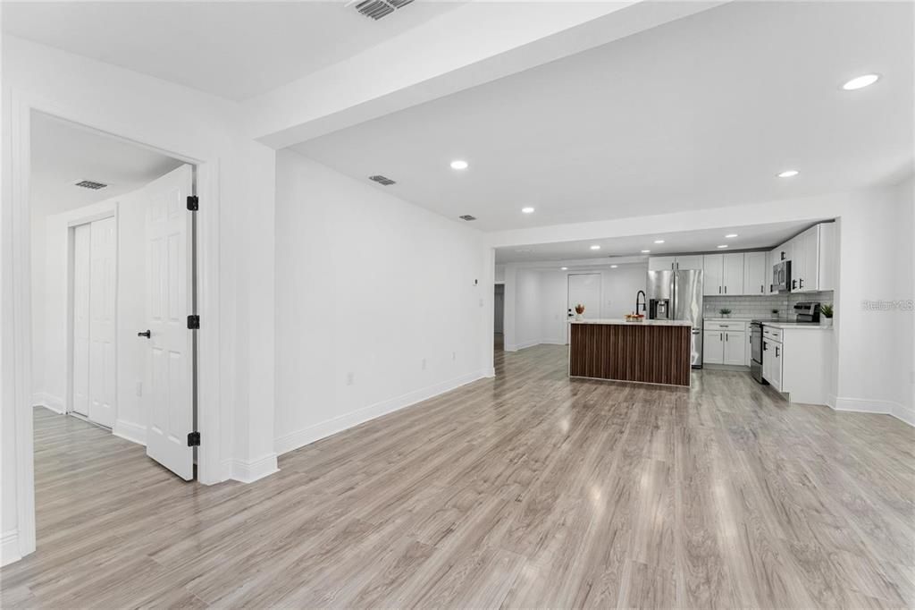 For Sale: $259,990 (3 beds, 2 baths, 1132 Square Feet)