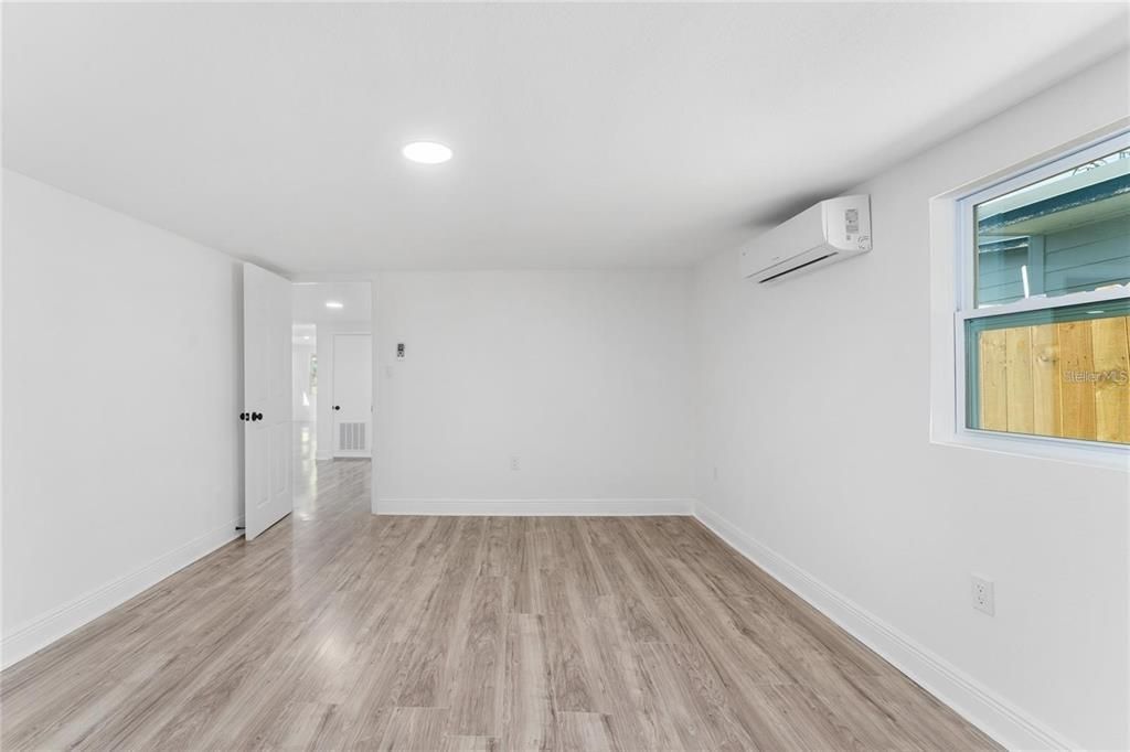 For Sale: $259,990 (3 beds, 2 baths, 1132 Square Feet)