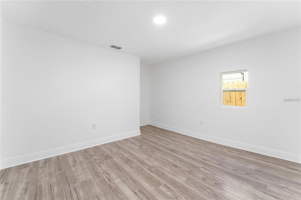 For Sale: $259,990 (3 beds, 2 baths, 1132 Square Feet)