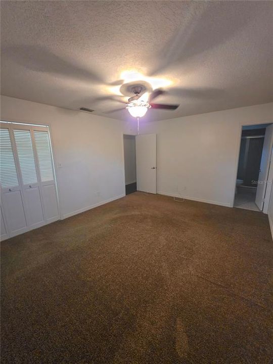 For Rent: $1,900 (3 beds, 2 baths, 1916 Square Feet)