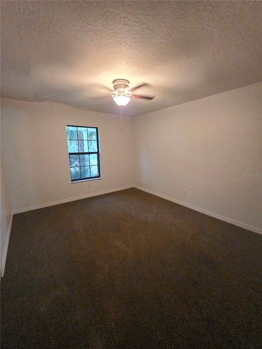 For Rent: $1,900 (3 beds, 2 baths, 1916 Square Feet)