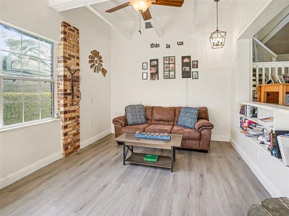 For Sale: $650,000 (5 beds, 3 baths, 2650 Square Feet)