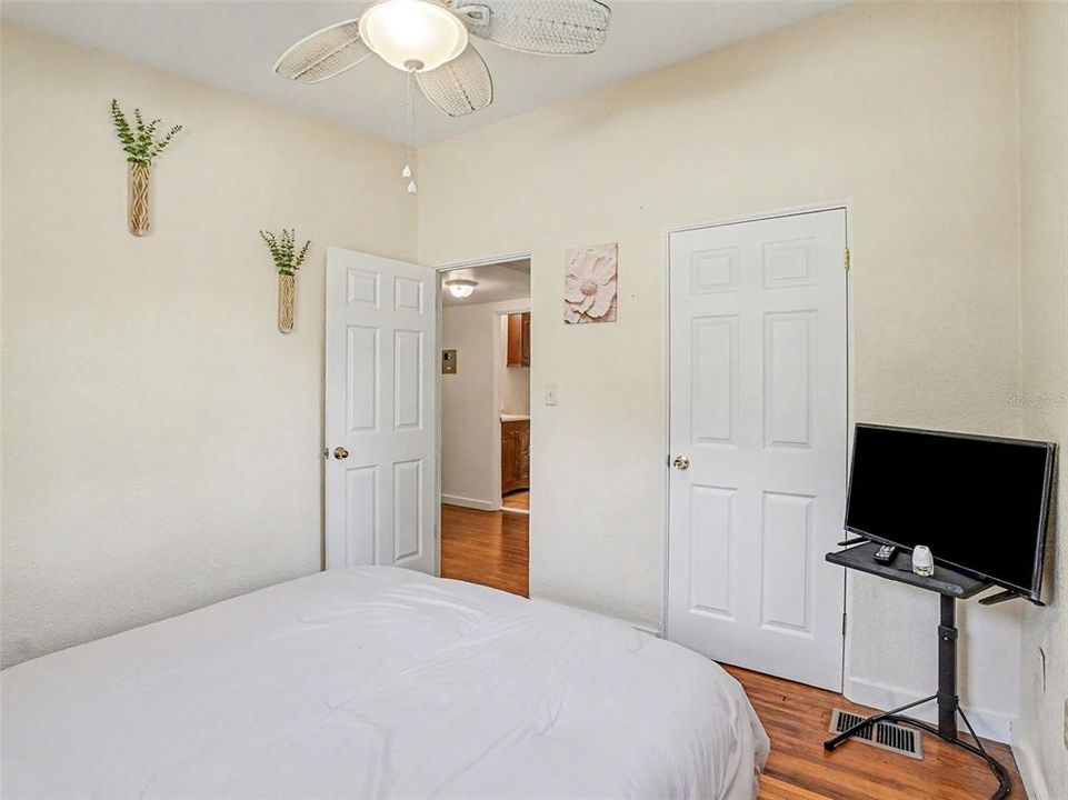 For Sale: $650,000 (5 beds, 3 baths, 2650 Square Feet)