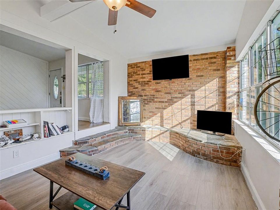 For Sale: $650,000 (5 beds, 3 baths, 2650 Square Feet)