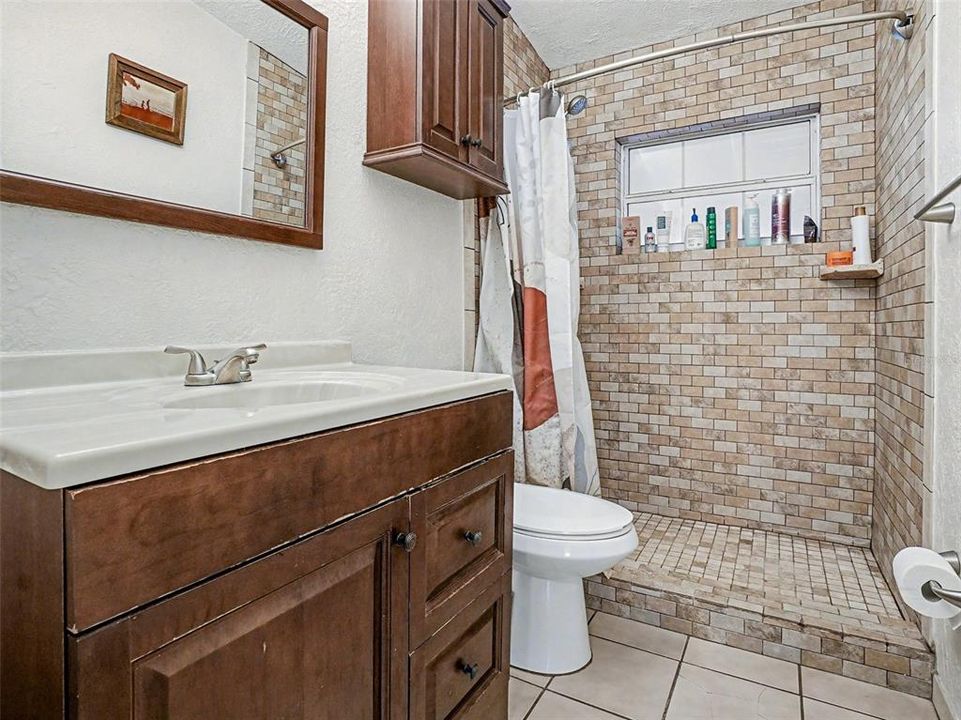 For Sale: $650,000 (5 beds, 3 baths, 2650 Square Feet)