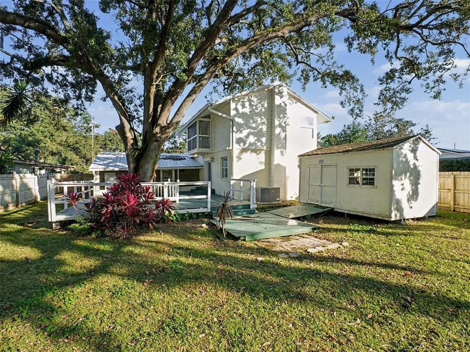 For Sale: $650,000 (5 beds, 3 baths, 2650 Square Feet)