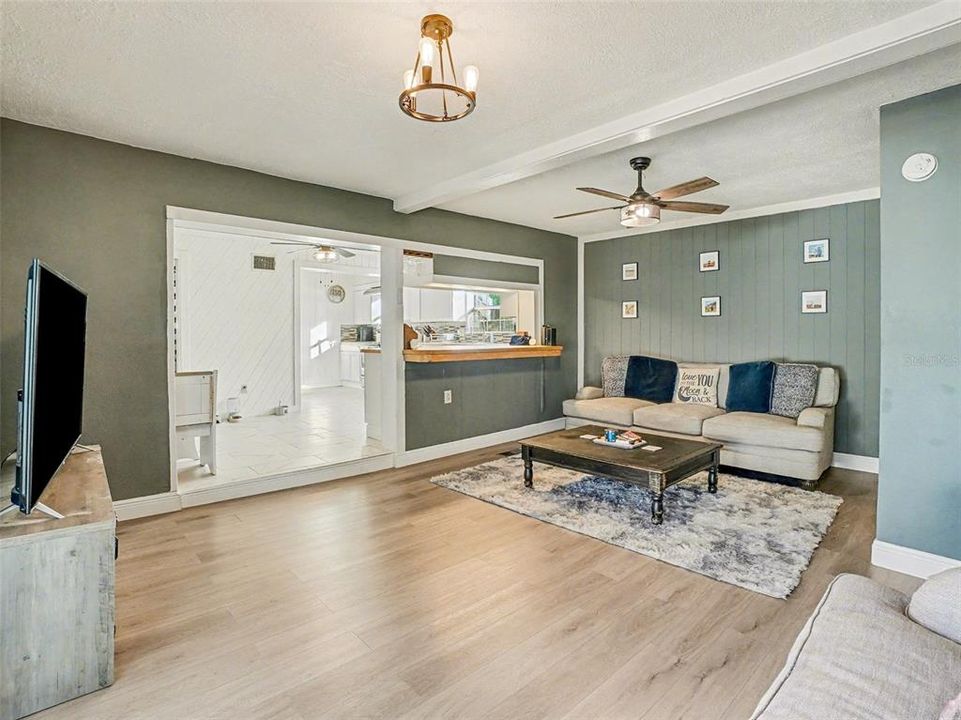 For Sale: $650,000 (5 beds, 3 baths, 2650 Square Feet)