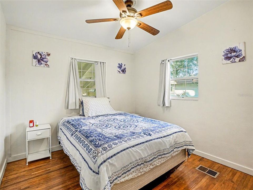 For Sale: $650,000 (5 beds, 3 baths, 2650 Square Feet)