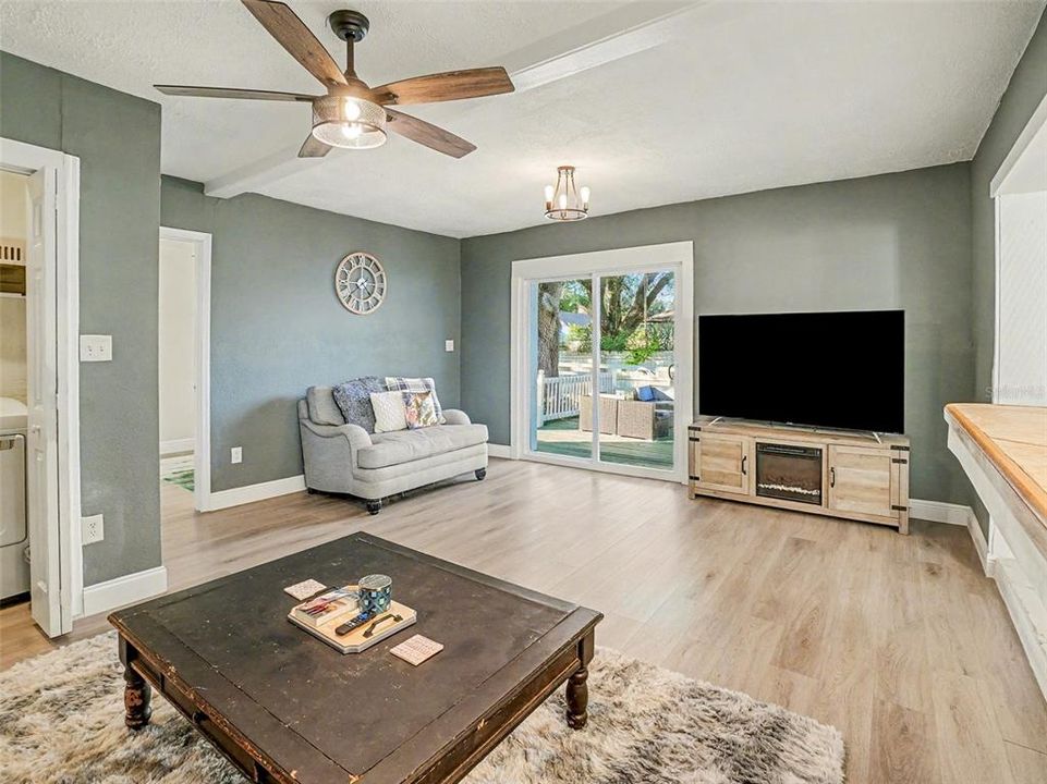 For Sale: $650,000 (5 beds, 3 baths, 2650 Square Feet)