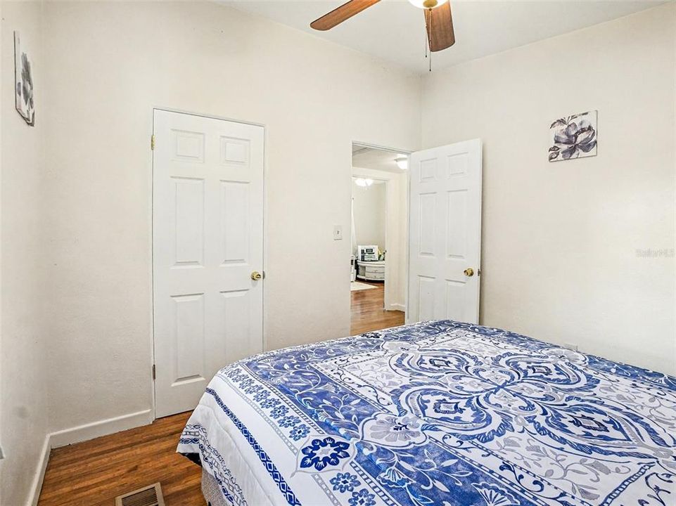 For Sale: $650,000 (5 beds, 3 baths, 2650 Square Feet)