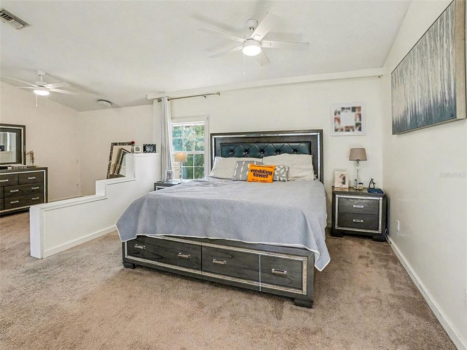 For Sale: $650,000 (5 beds, 3 baths, 2650 Square Feet)