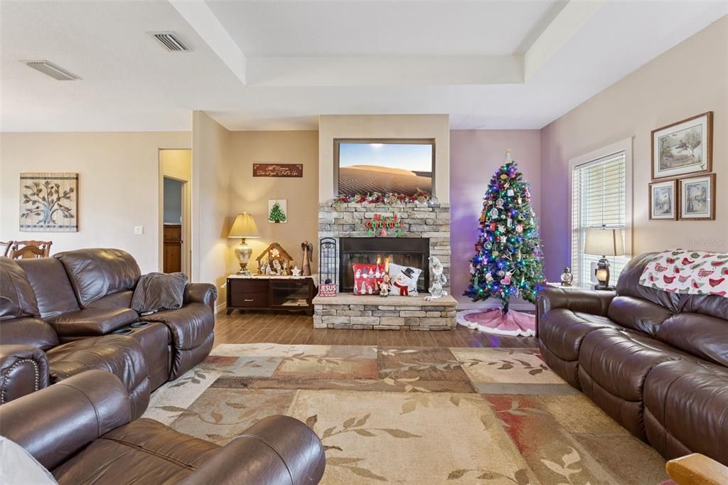 待售: $699,000 (3 贝兹, 2 浴室, 2106 平方英尺)