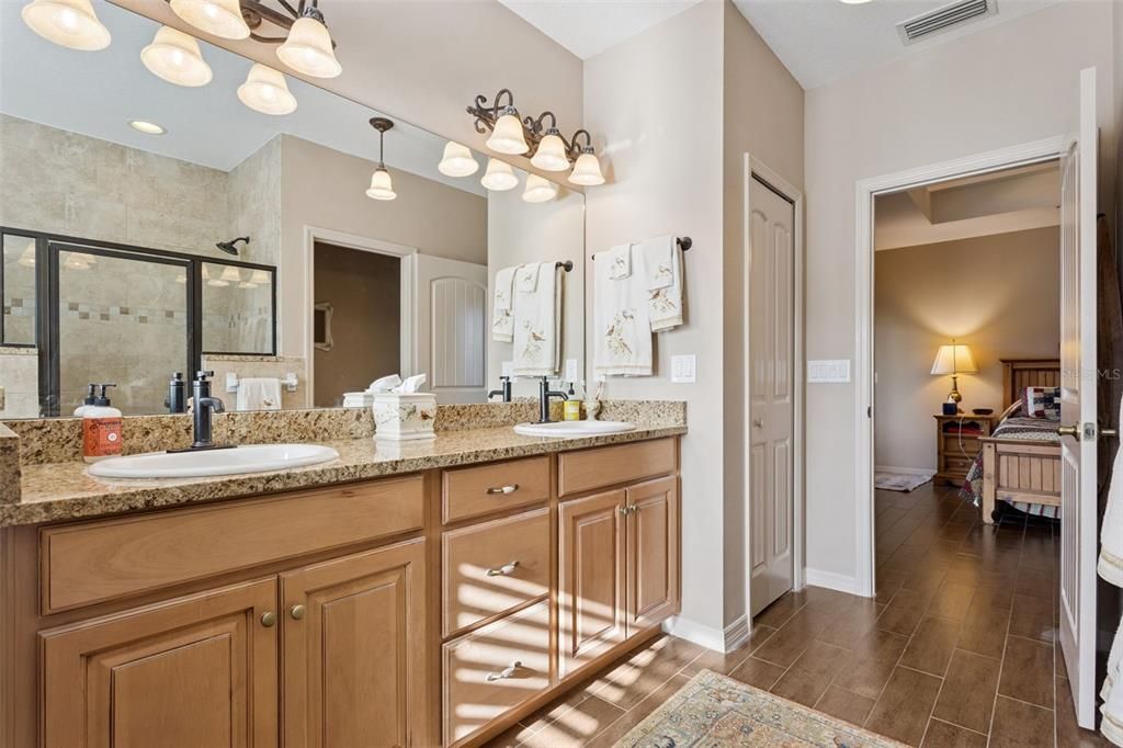 待售: $699,000 (3 贝兹, 2 浴室, 2106 平方英尺)