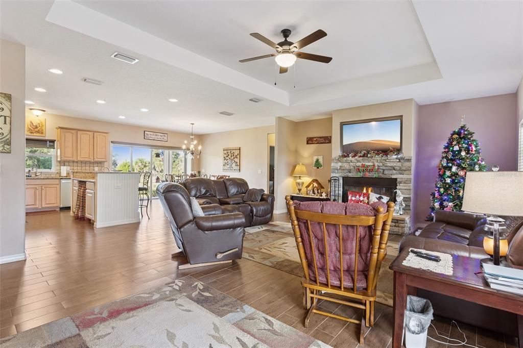 待售: $699,000 (3 贝兹, 2 浴室, 2106 平方英尺)