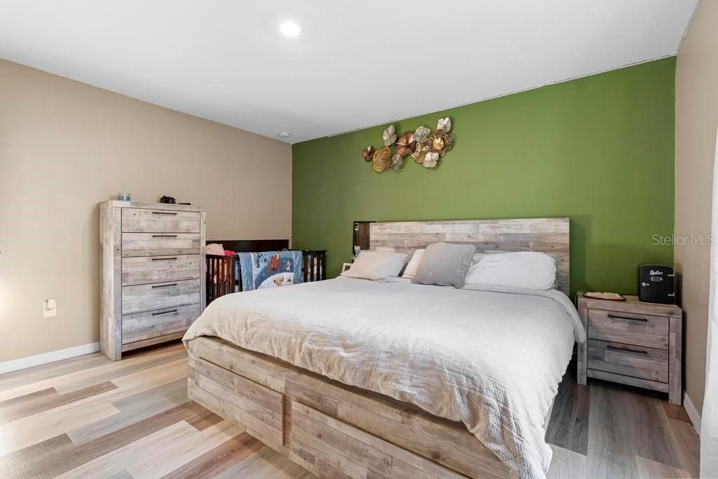 For Sale: $275,000 (3 beds, 2 baths, 1688 Square Feet)