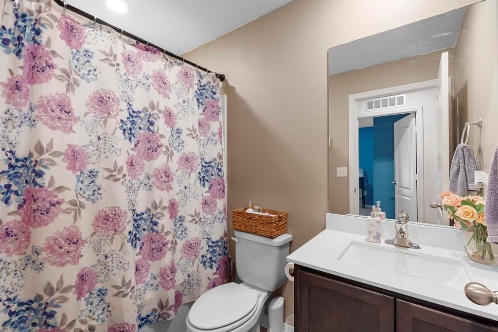 For Sale: $275,000 (3 beds, 2 baths, 1688 Square Feet)