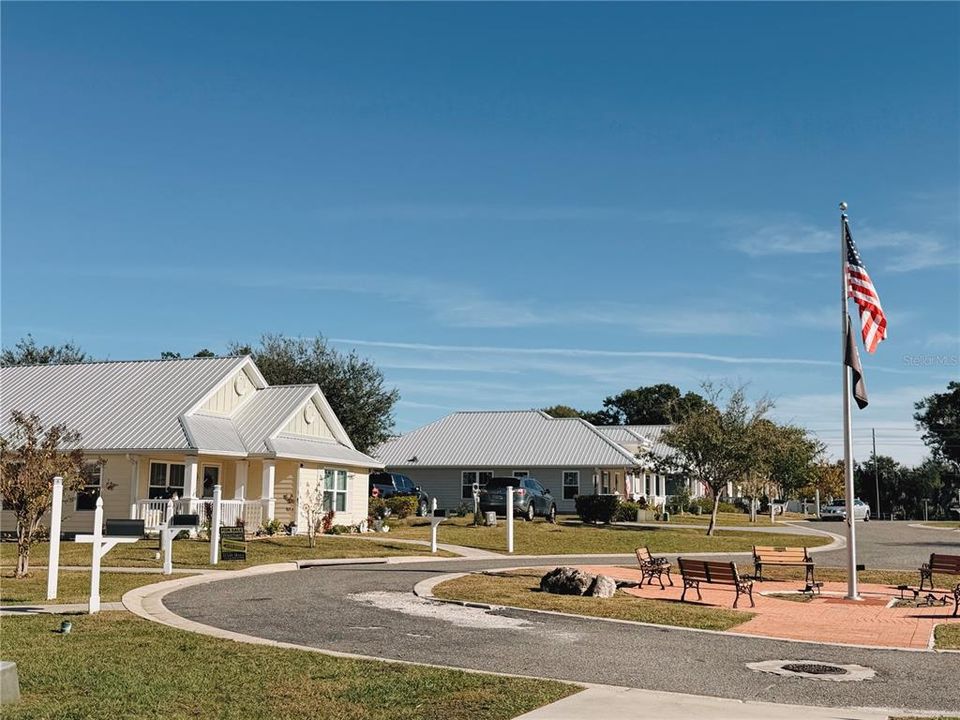 待售: $245,000 (2 贝兹, 2 浴室, 1184 平方英尺)