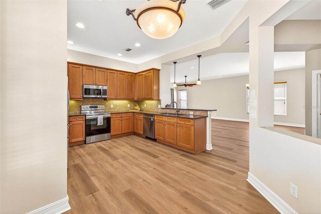 待售: $400,000 (2 贝兹, 2 浴室, 1954 平方英尺)