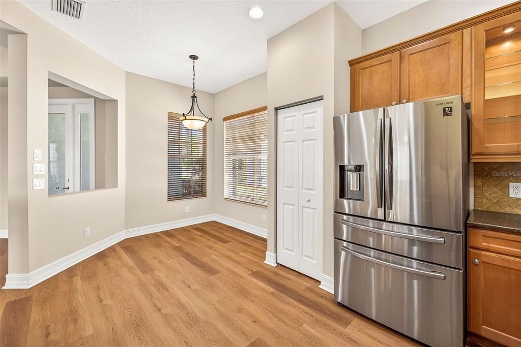 待售: $400,000 (2 贝兹, 2 浴室, 1954 平方英尺)