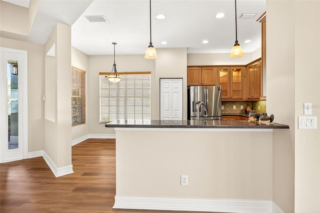 待售: $400,000 (2 贝兹, 2 浴室, 1954 平方英尺)