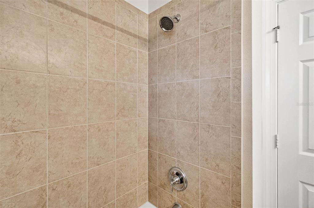 待售: $400,000 (2 贝兹, 2 浴室, 1954 平方英尺)