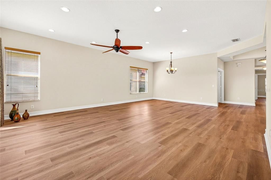 待售: $400,000 (2 贝兹, 2 浴室, 1954 平方英尺)