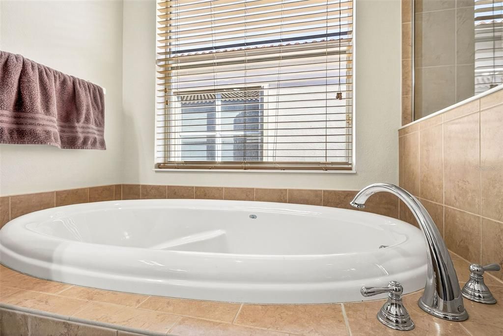 待售: $400,000 (2 贝兹, 2 浴室, 1954 平方英尺)