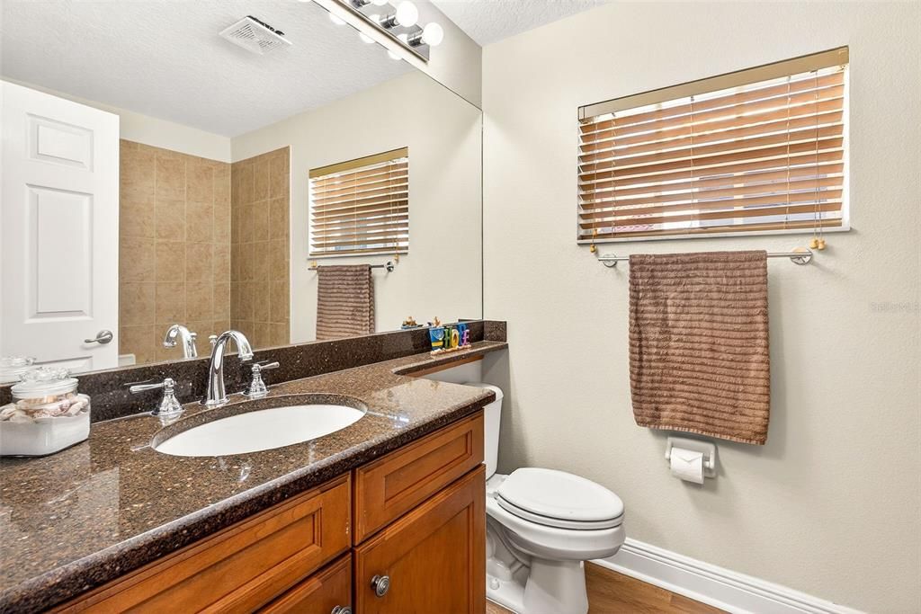 待售: $400,000 (2 贝兹, 2 浴室, 1954 平方英尺)