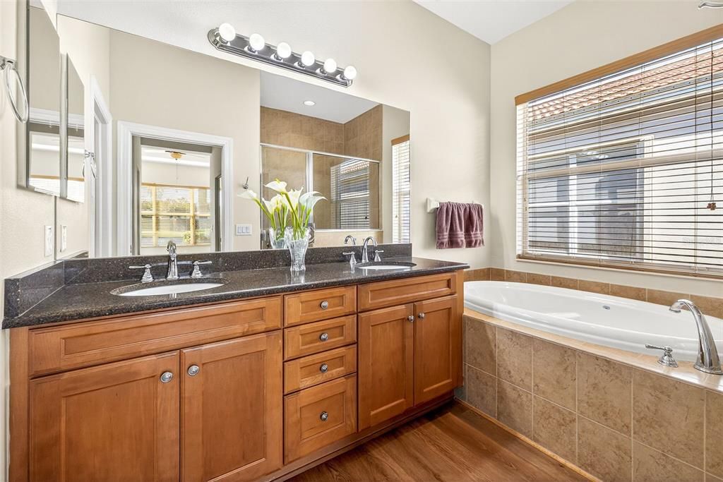 待售: $400,000 (2 贝兹, 2 浴室, 1954 平方英尺)