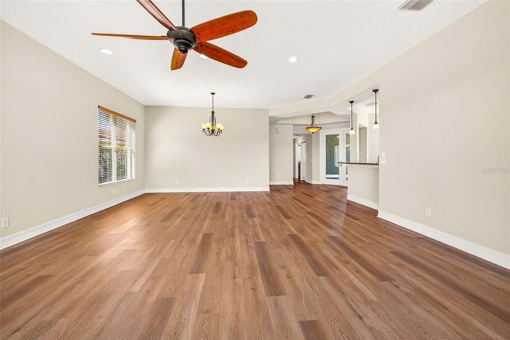 待售: $400,000 (2 贝兹, 2 浴室, 1954 平方英尺)