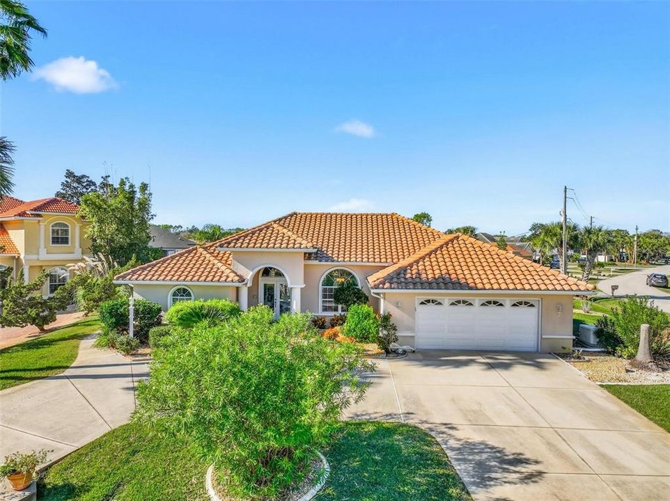 For Sale: $780,000 (3 beds, 2 baths, 2342 Square Feet)