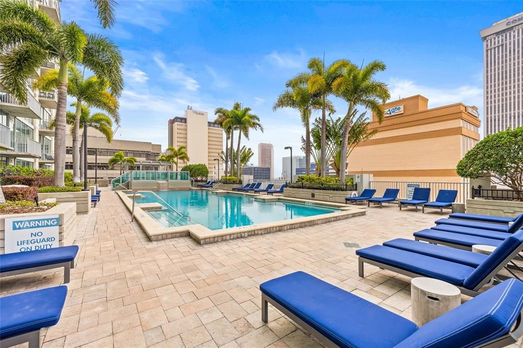 For Rent: $2,800 (1 beds, 1 baths, 838 Square Feet)